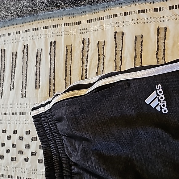 Boys Adidas pants - Picture 3 of 4